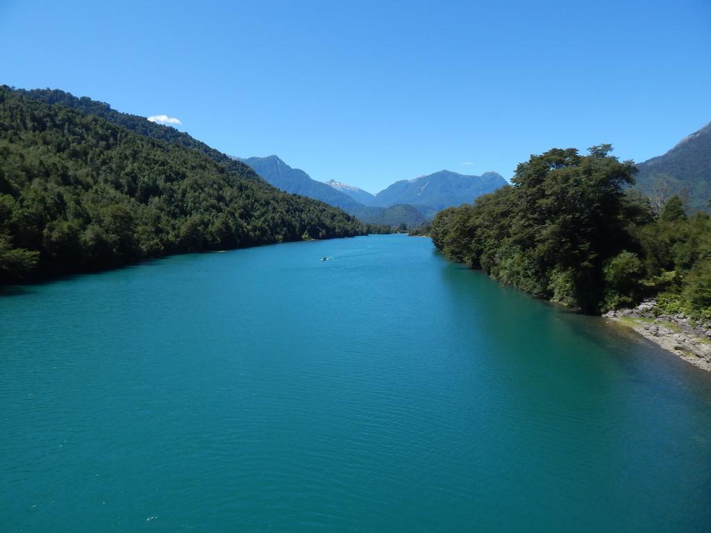 Cabanas Nutrias Patagonicas Puelo River Екстериор снимка